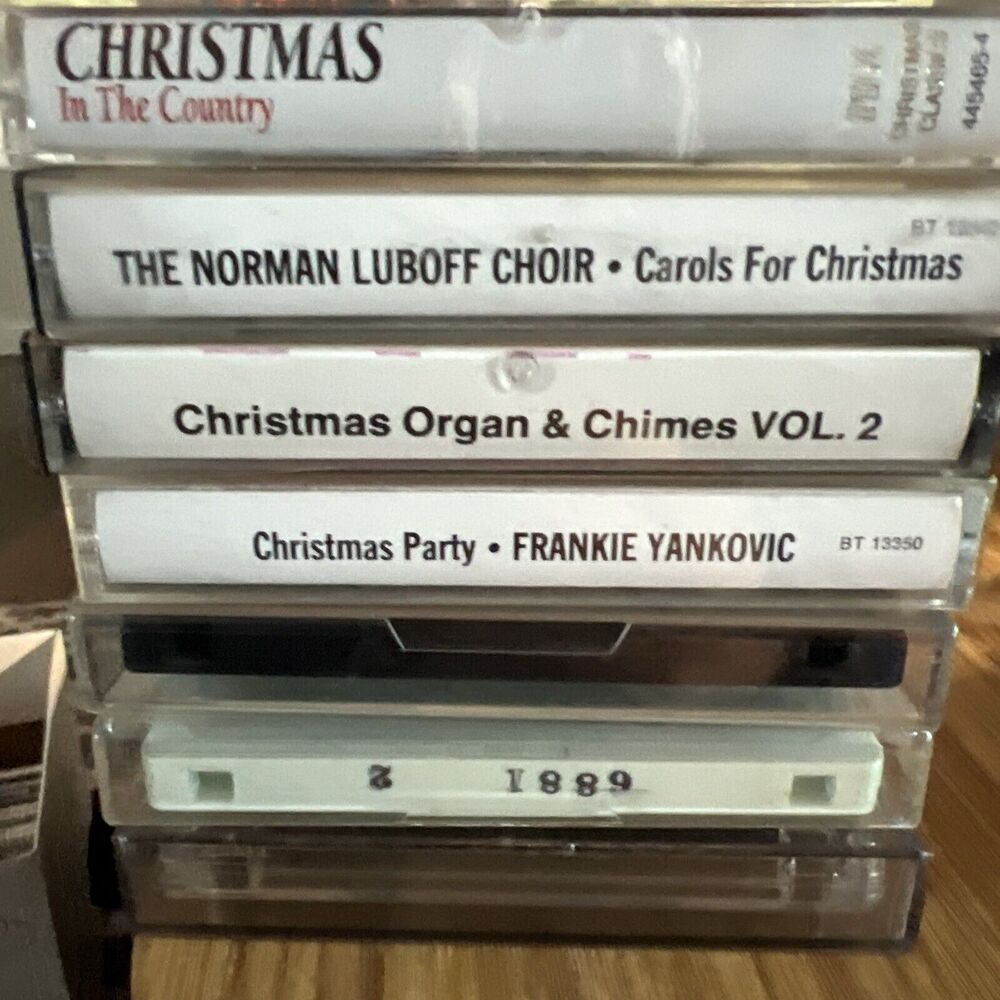 Lot Of Christmas Cassette Tapes, Lot Of 12, 2 Unopened. - Picture 3 of 3